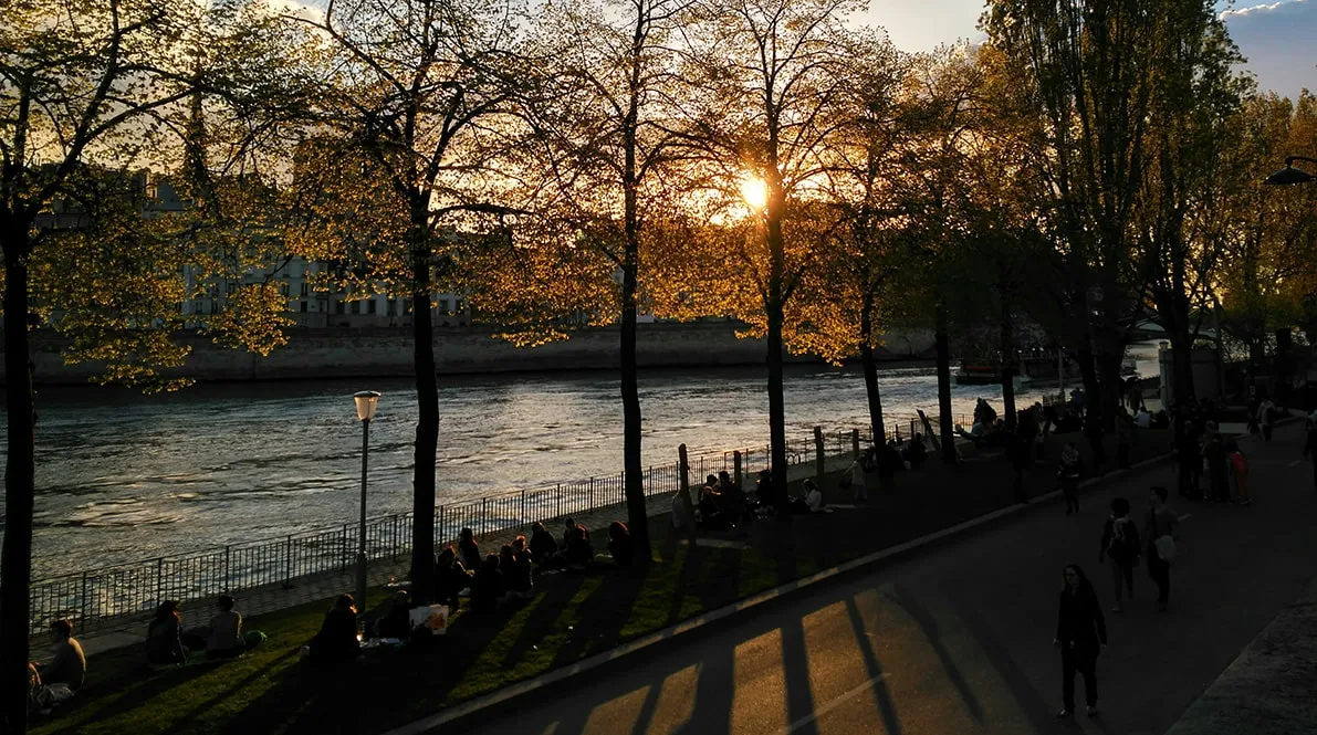 Vue des bords de Seine à Paris